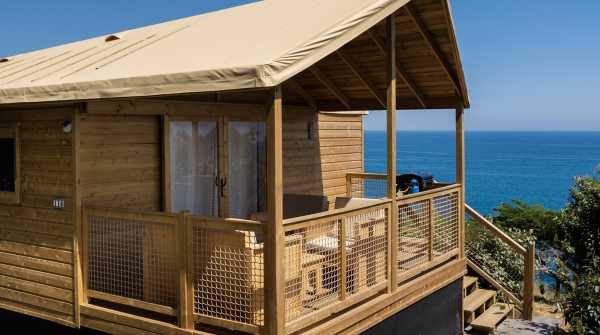 ECOLODGE on stilts seaview with water & sanitary (5/7 pers.) model 2019